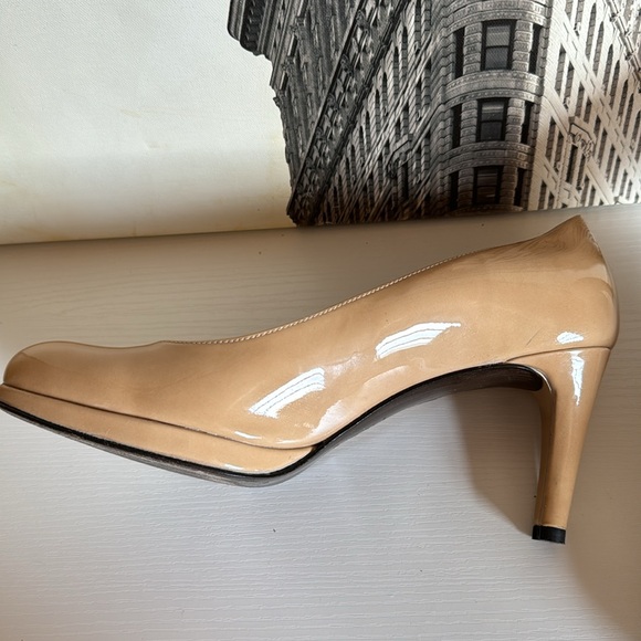 EUC Stuart Weitzman - Picture 8 of 8
